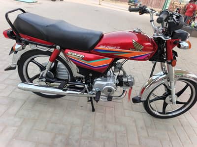 Honda CD 70 model 2012 rad color