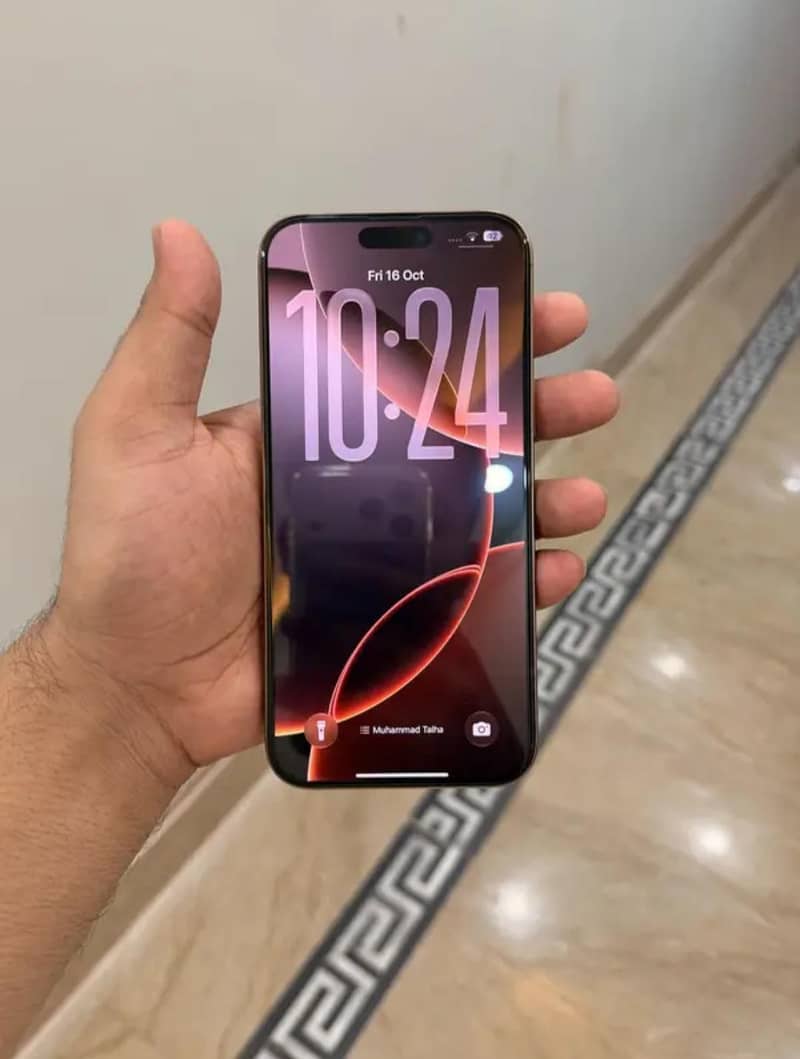 Apple iPhone 16 Pro Max 0