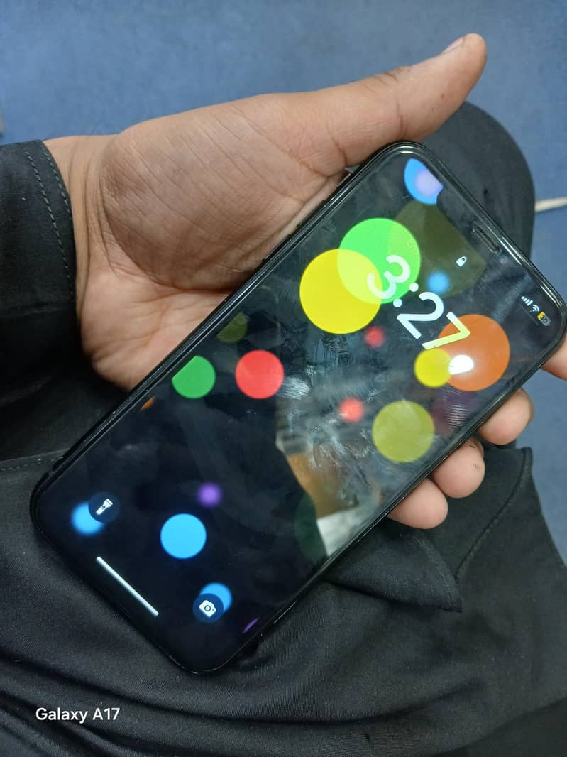 Apple iPhone XR 0