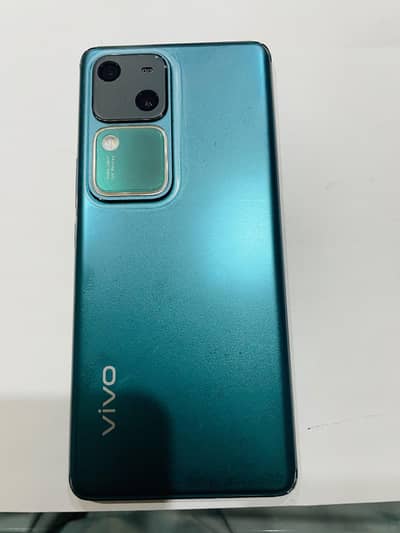 Vivo V30