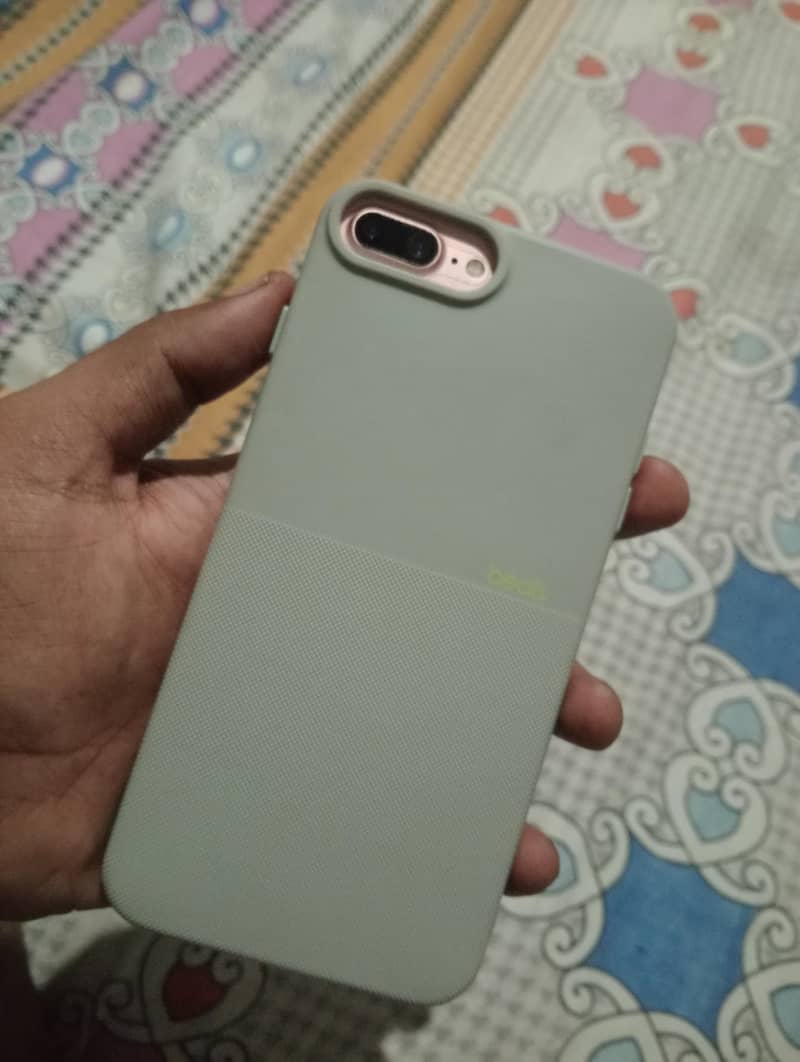 Apple iPhone 7 Plus 3