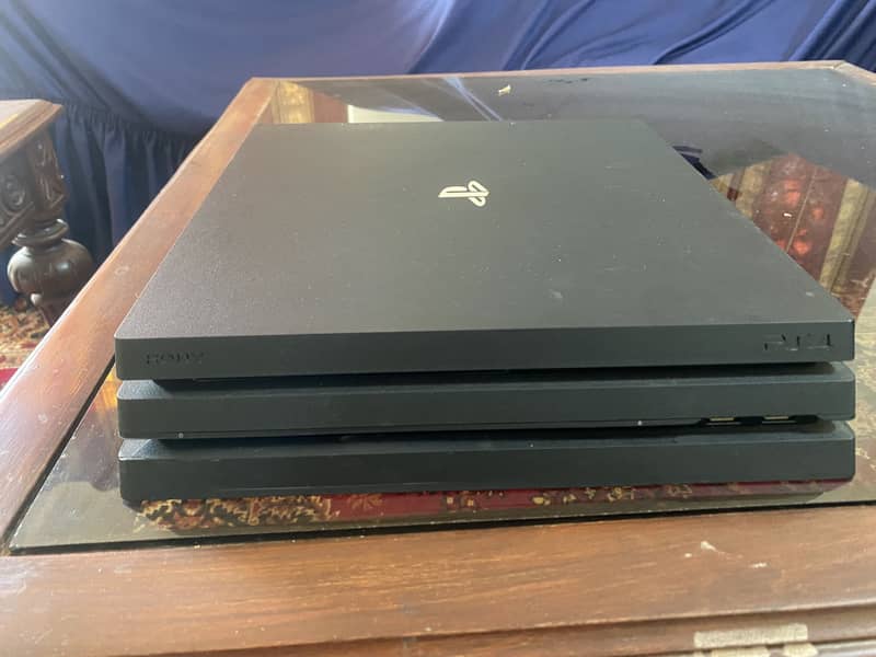 PS4 PRO 1