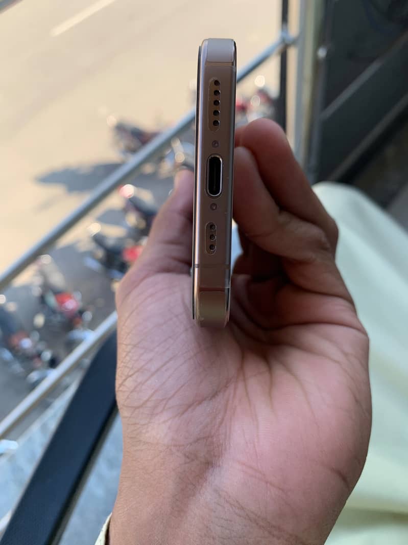 iPhone 16 Pro factory unlock 1