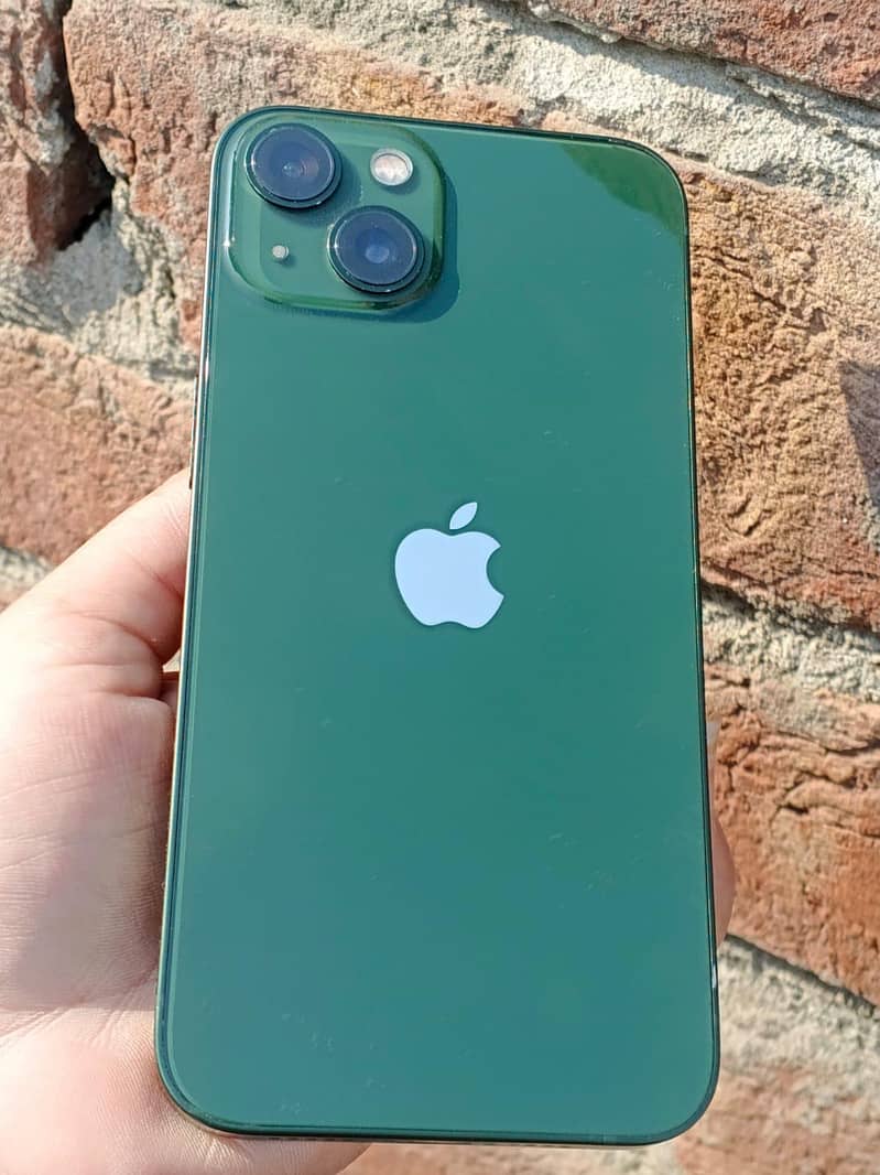 Apple iPhone 13 0