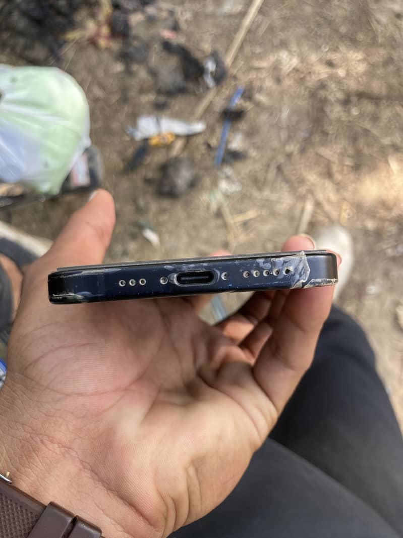 Apple iPhone 15 5