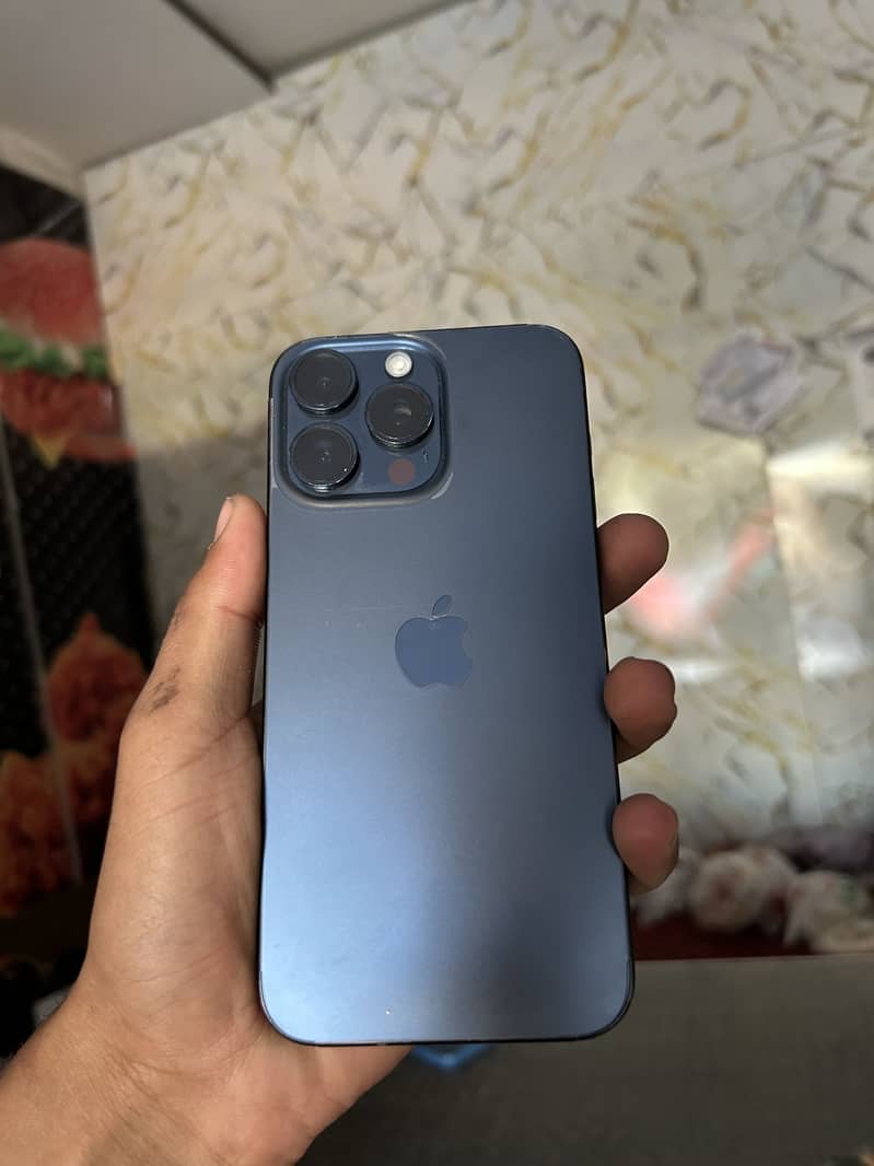 Apple iPhone 15 Pro Max 1