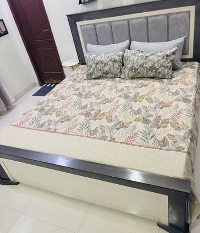 Modren Style Bed Set Available For Sale In Behria Town Lahore