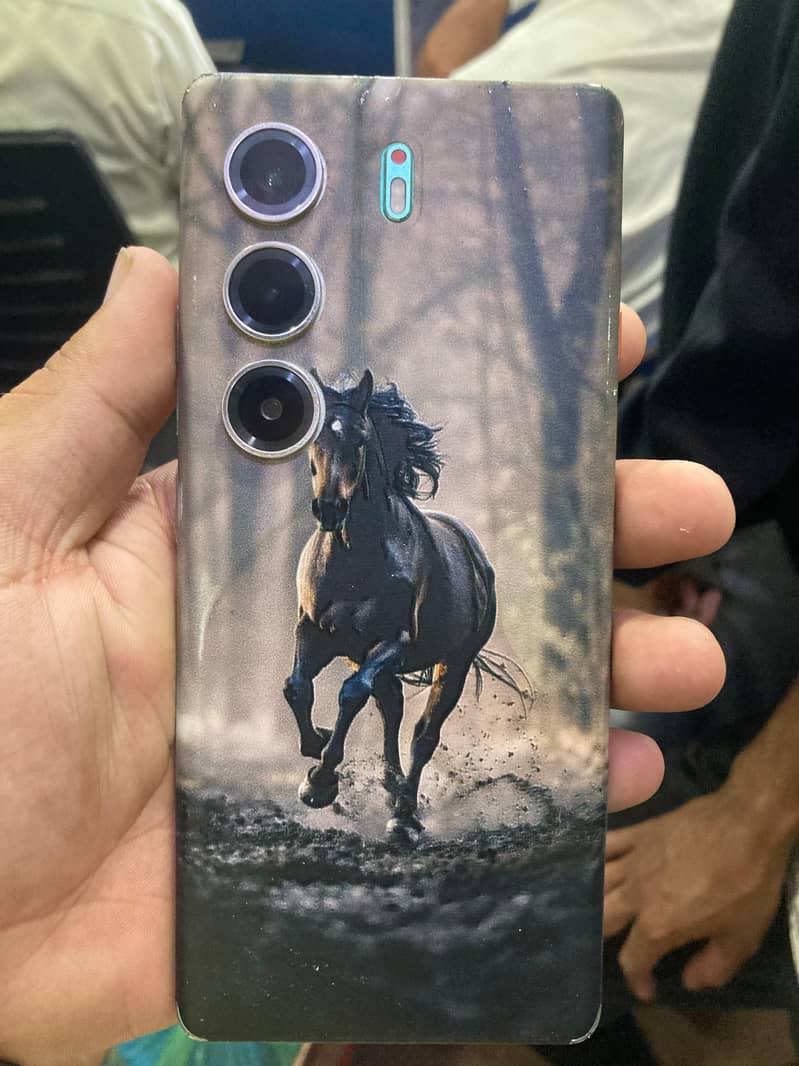 Tecno CAMON 40 Pro 0