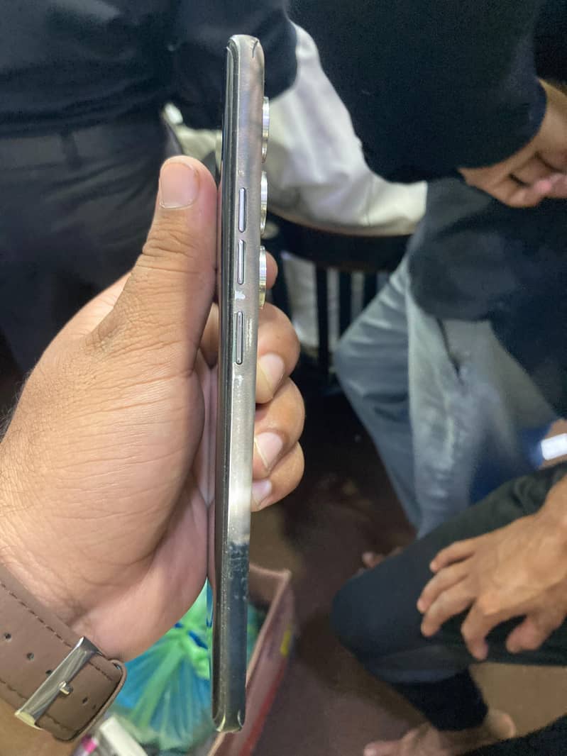 Tecno CAMON 40 Pro 1