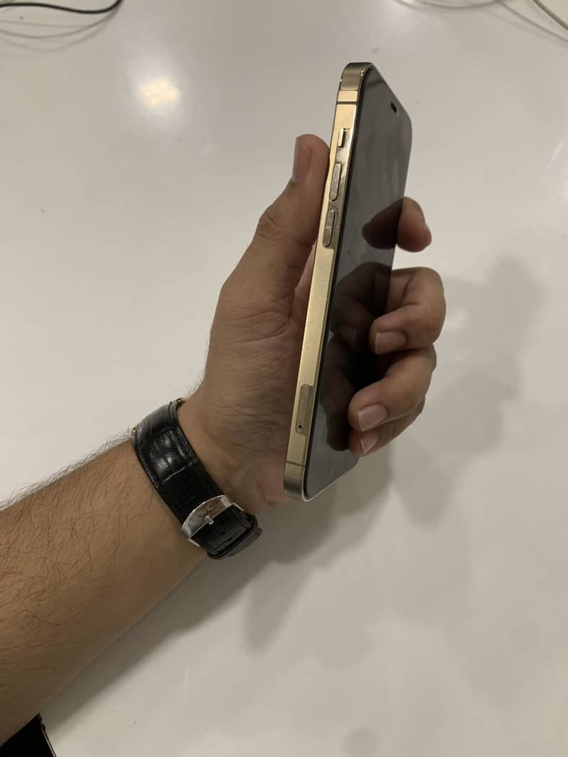 Apple iPhone 12 Pro 3