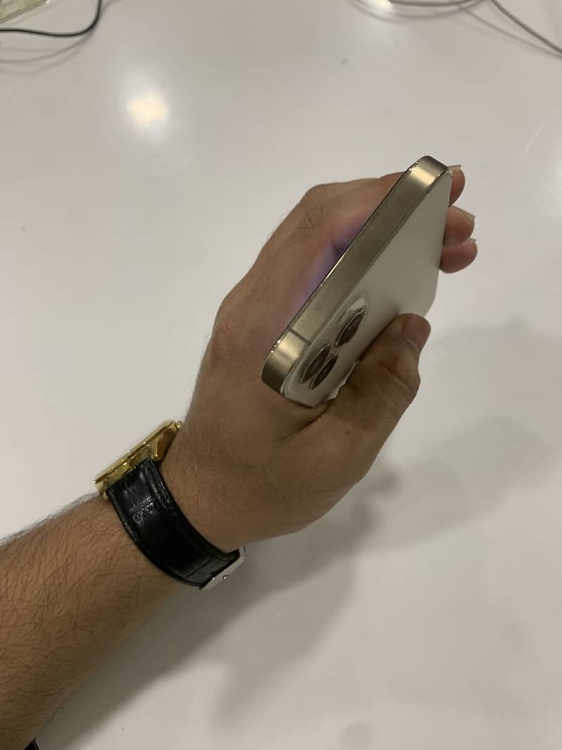 Apple iPhone 12 Pro 8