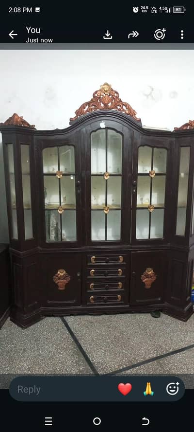 showcase like new condition