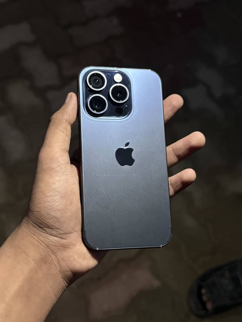 Apple iPhone 15 Pro 0