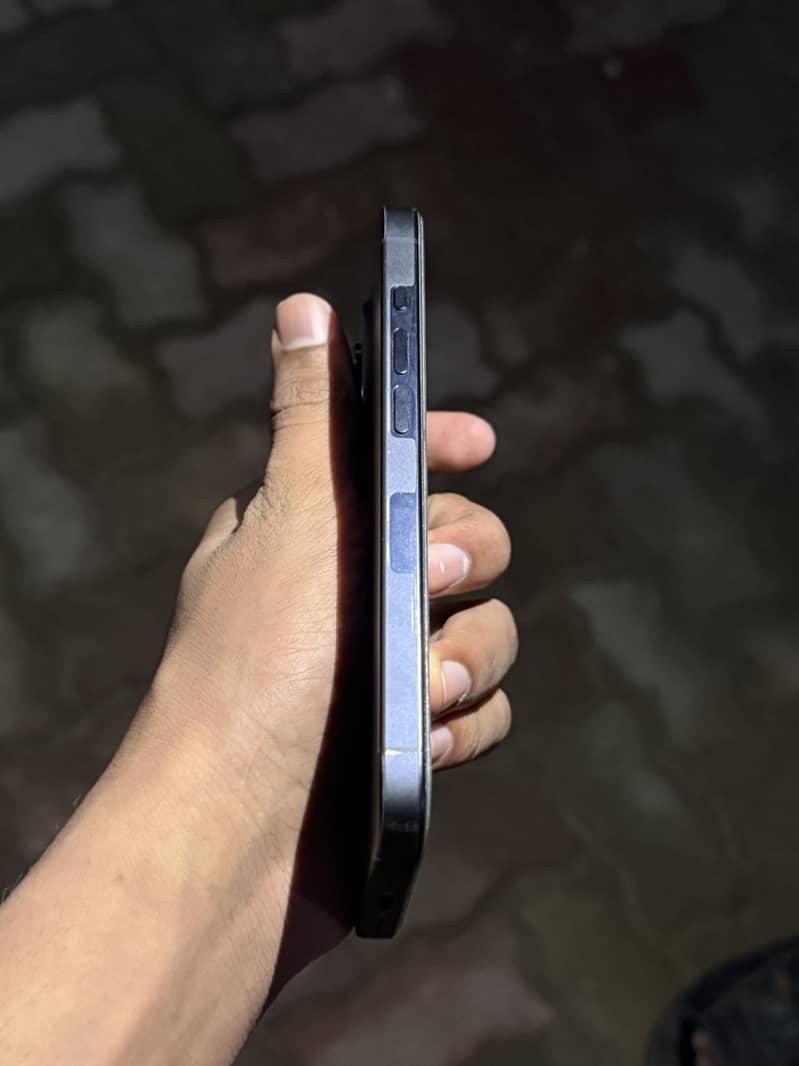 Apple iPhone 15 Pro 8