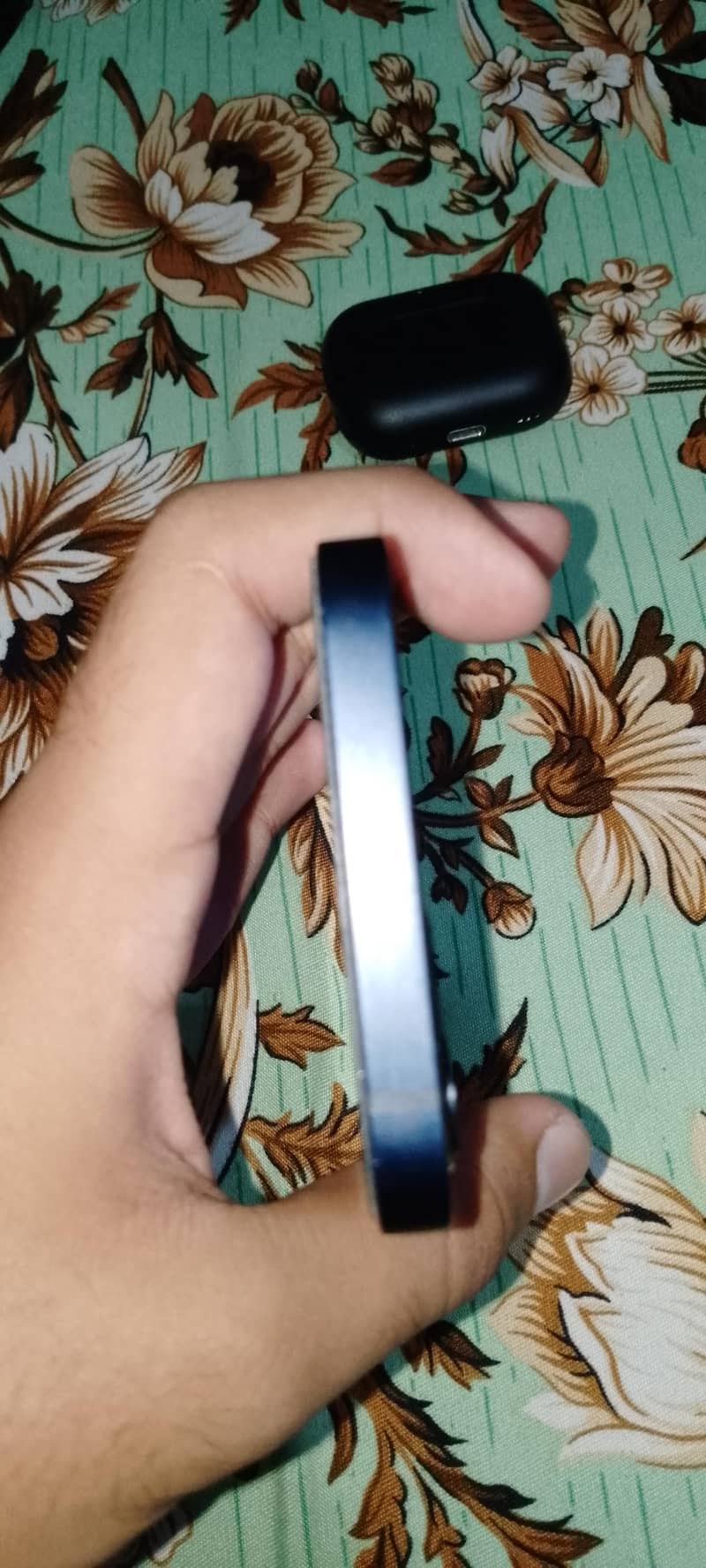 Apple iPhone 12 1