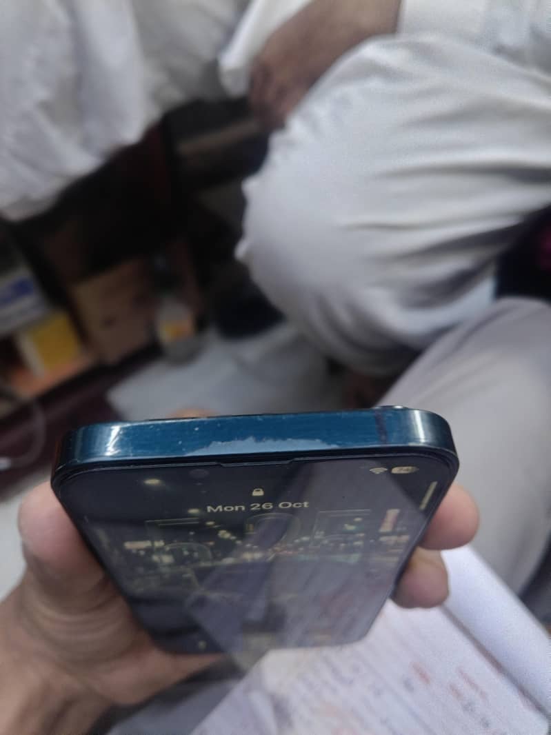 Apple iPhone 14 3