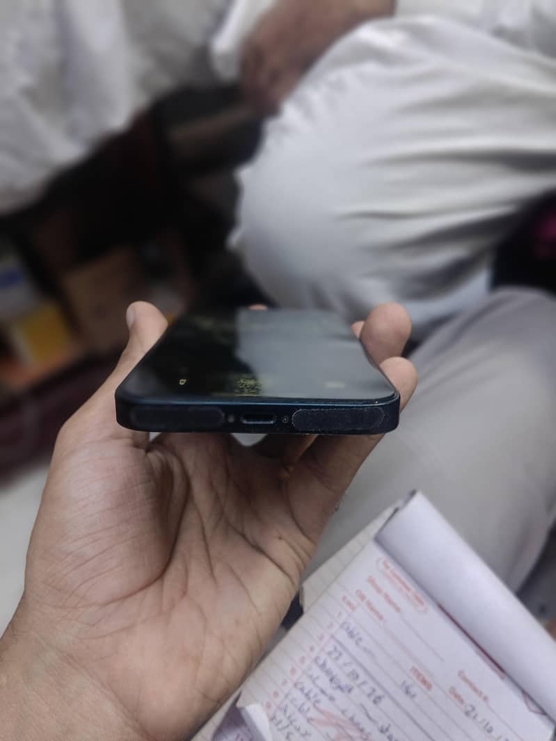Apple iPhone 14 4