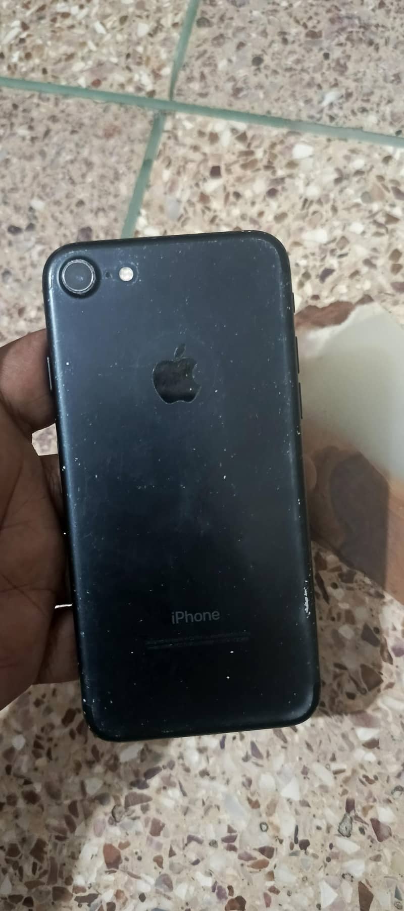 Apple iPhone 7 1
