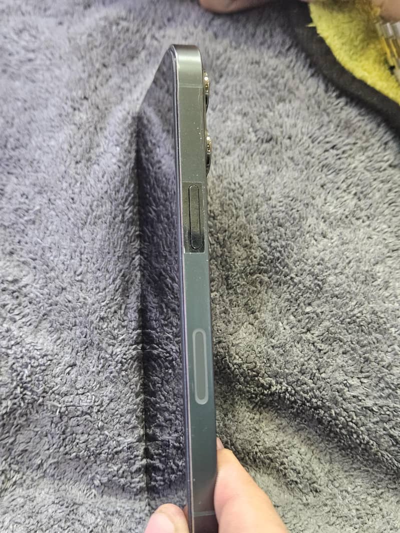 Apple iPhone 13 Pro 4