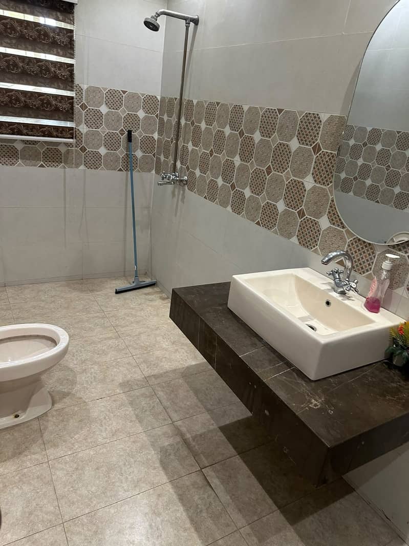 10 Marla Slightly Used House for Sale in Overseas A Block | Bahria Town ...
