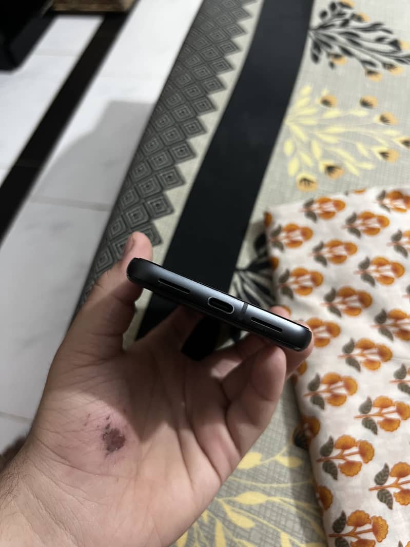 Google Pixel 8 4