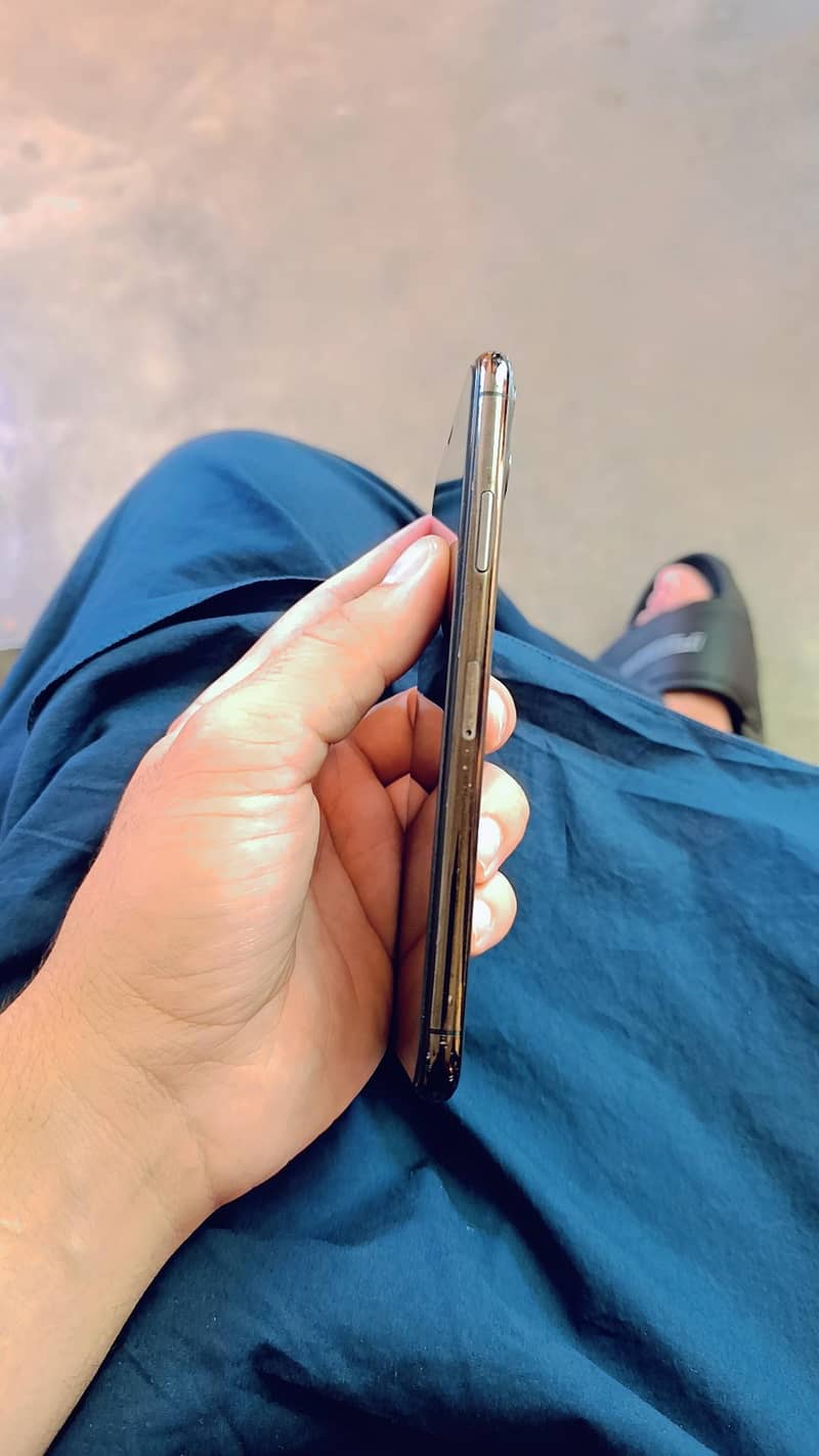 IPHONE 11 PRO MAX 1