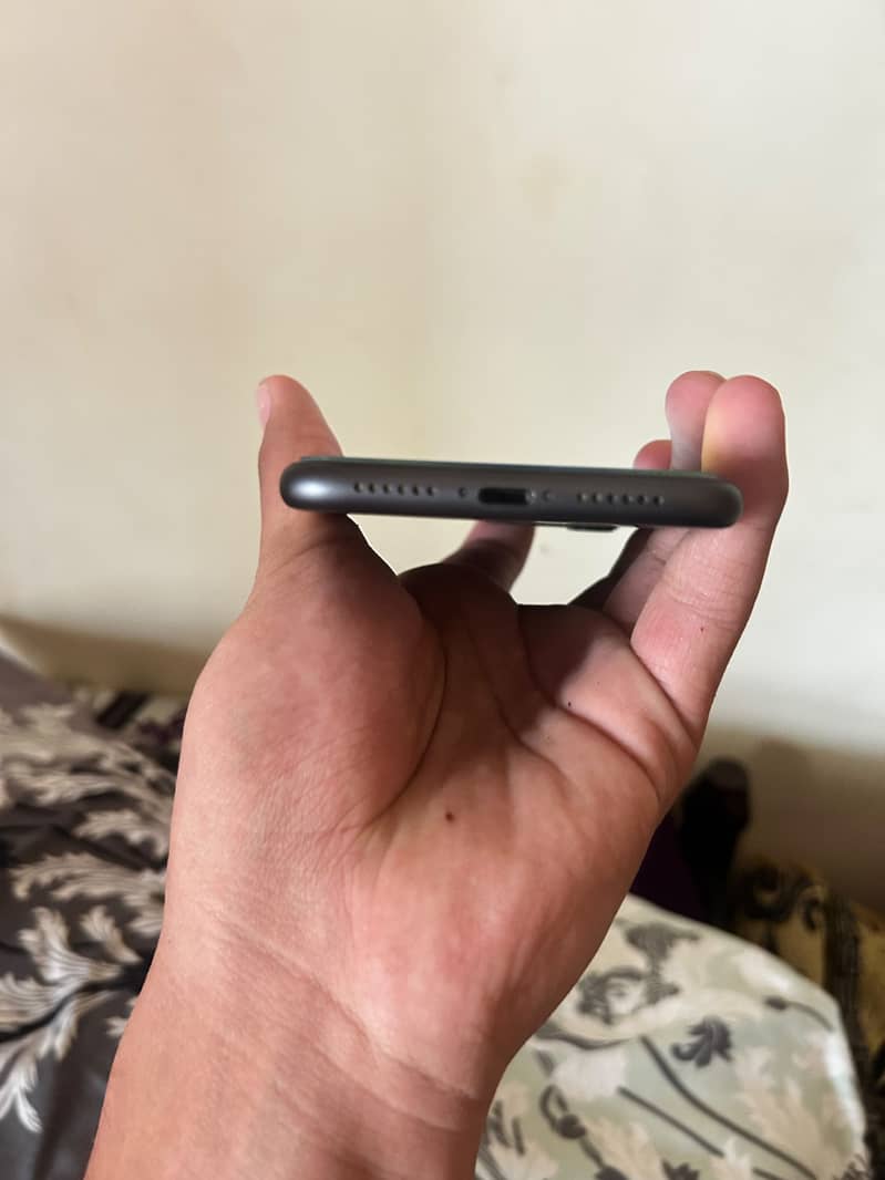 Apple iPhone 11 1