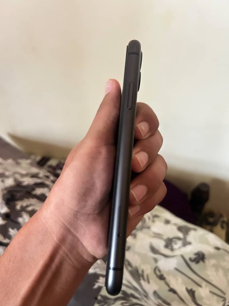 Apple iPhone 11 5