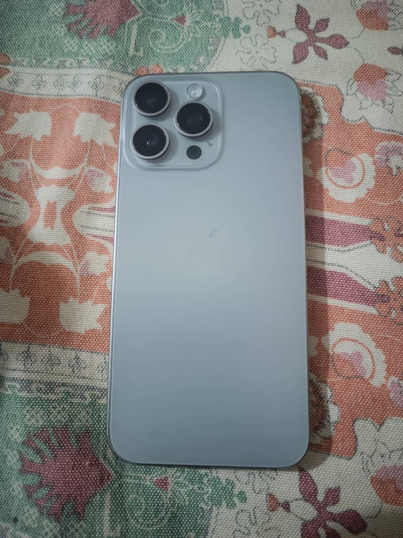 Apple iPhone 15 Pro Max 1