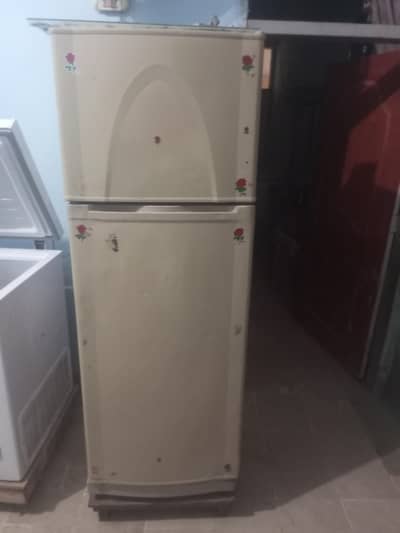 Refrigerator in good condition. 10/10