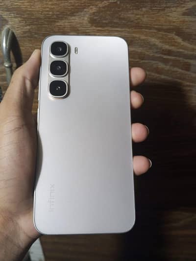 Infinix Hot 60 Pro 8+8/128