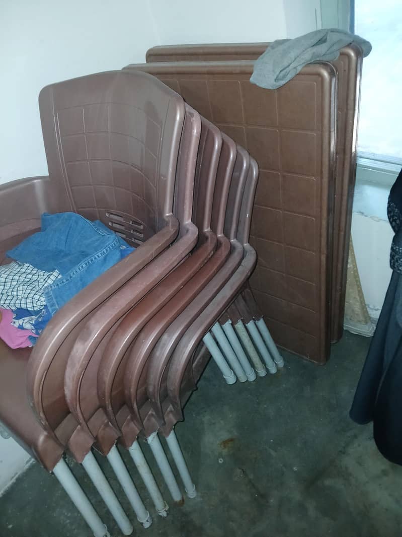 10  chairs  2  Table 1