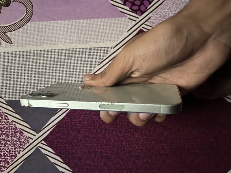 Apple iPhone 12 3