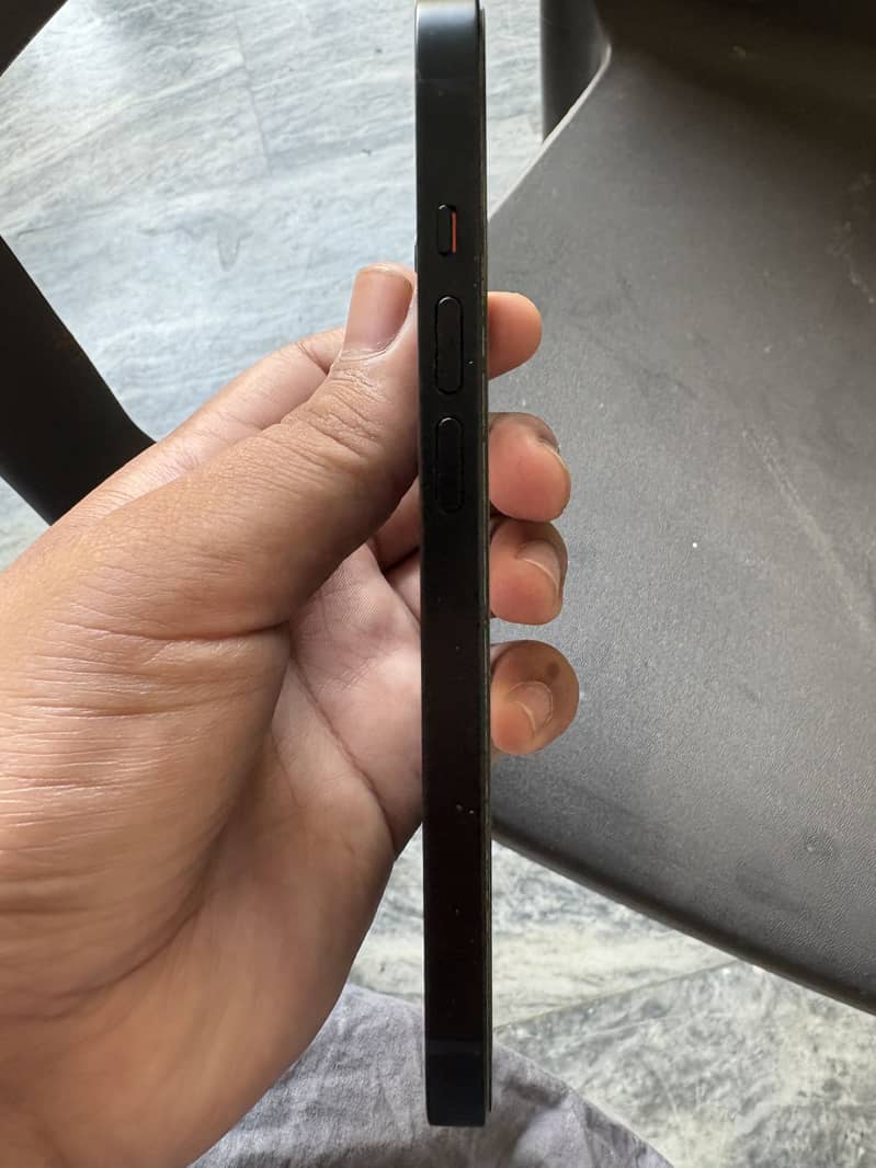 Apple iPhone 14 5