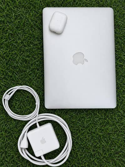 MACBOOK PRO 10/10