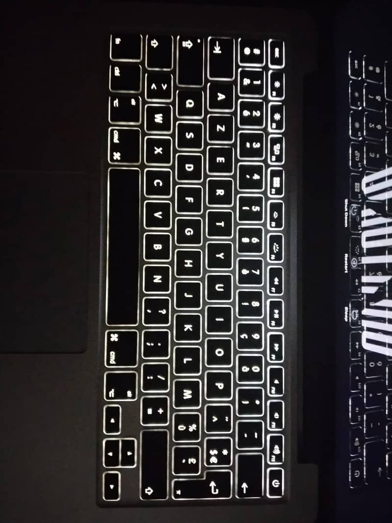 MACBOOK PRO 10/10 5