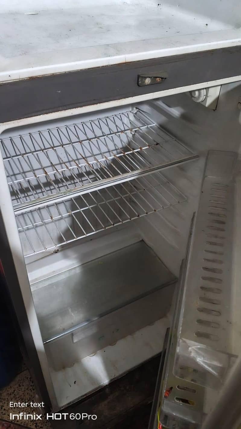 medium size refrigerator 3