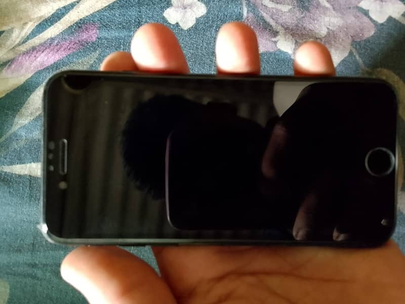 Apple iPhone 7 Plus 1