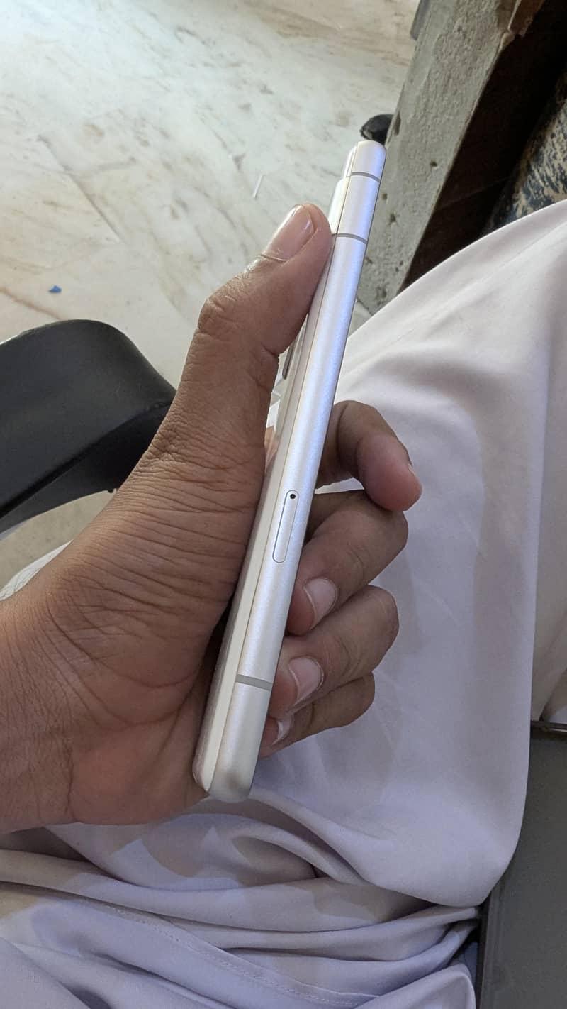 Google Pixel 7a 5