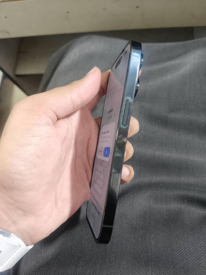 Apple iPhone 14 pro 2