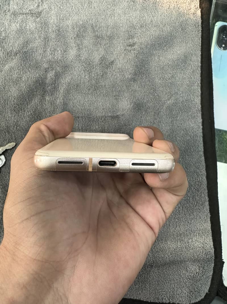 Google Pixel 8 5