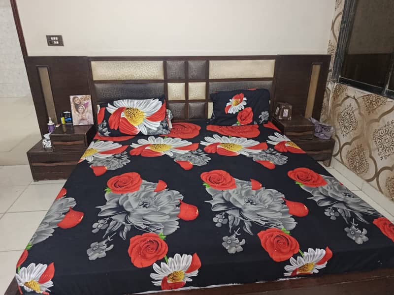 Bed and side tables 0