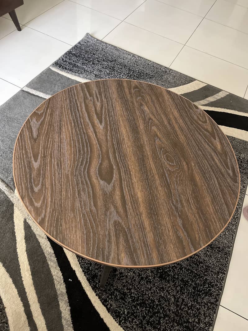 Center table 0
