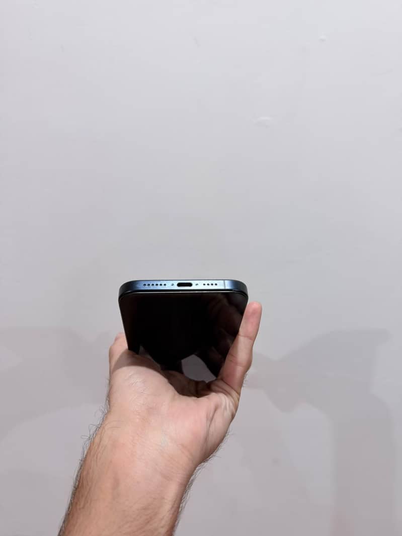 Apple iPhone 15 Pro Max 1