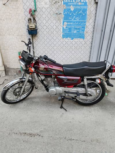 Honda 125 2023 model all documents complete biometric on the spot