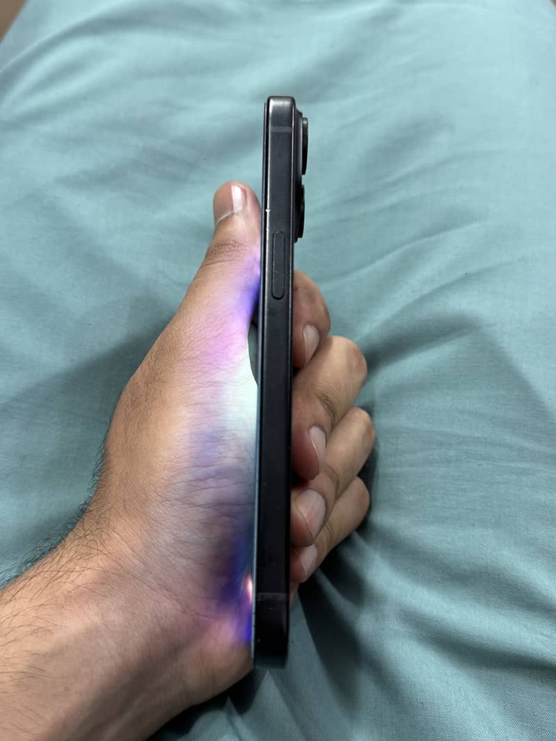 Apple iPhone 15 5