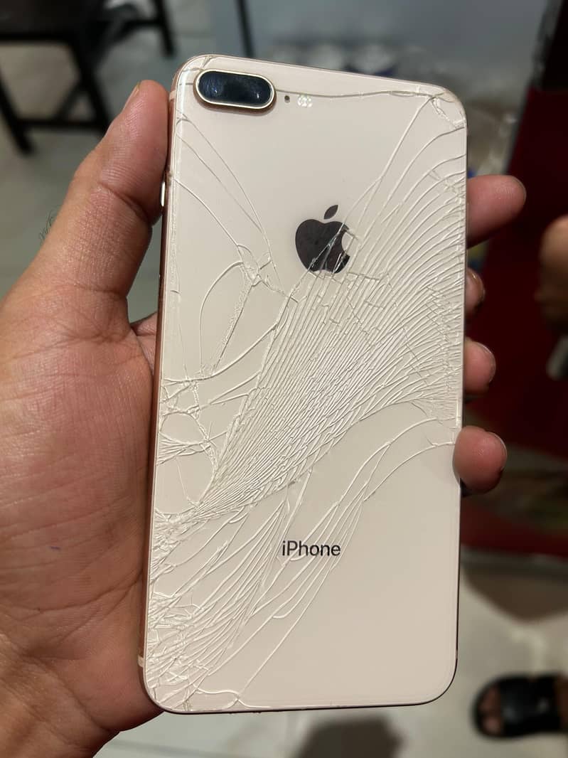 Apple iPhone 8 Plus 0