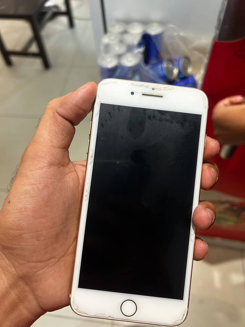 Apple iPhone 8 Plus 1