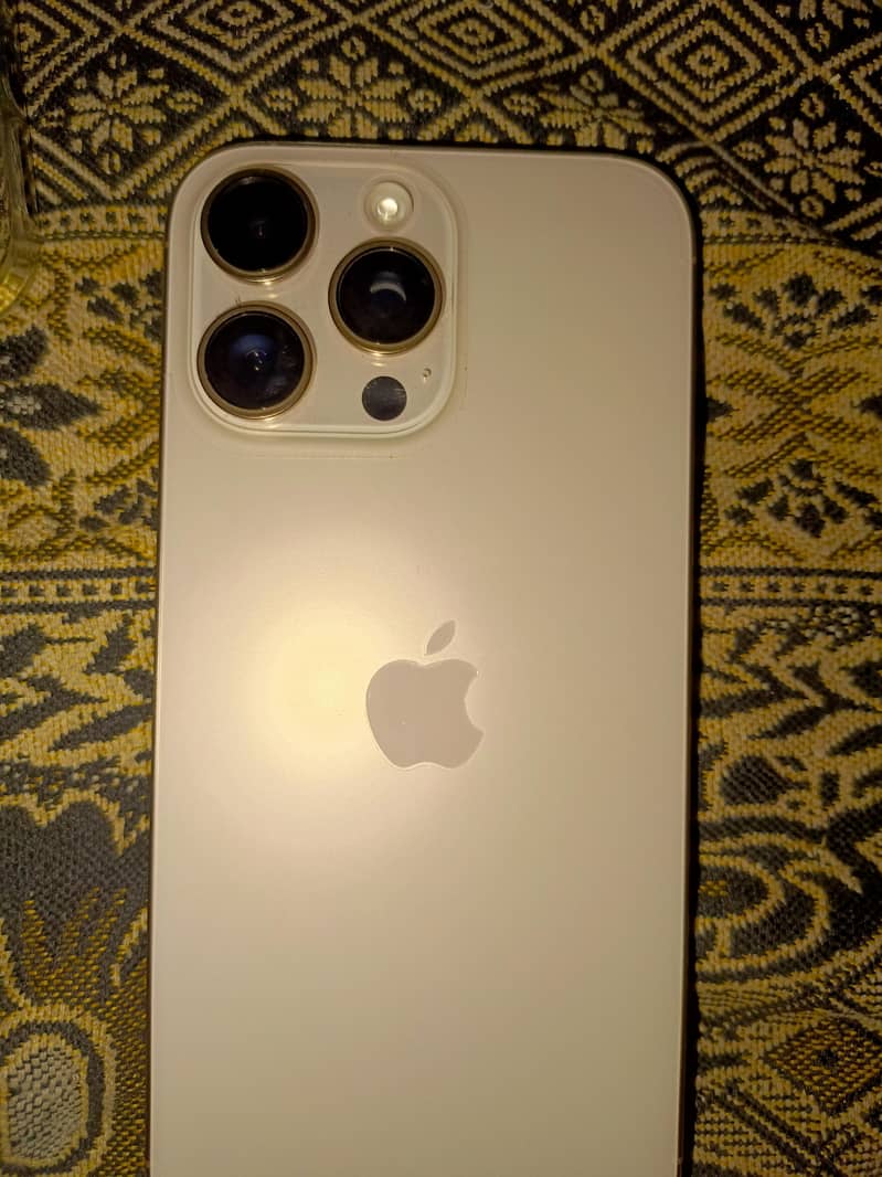 Apple iPhone 16 Pro Max 7