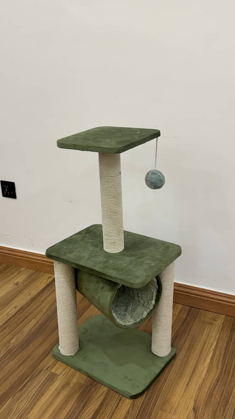 Cat house and scratching post 0